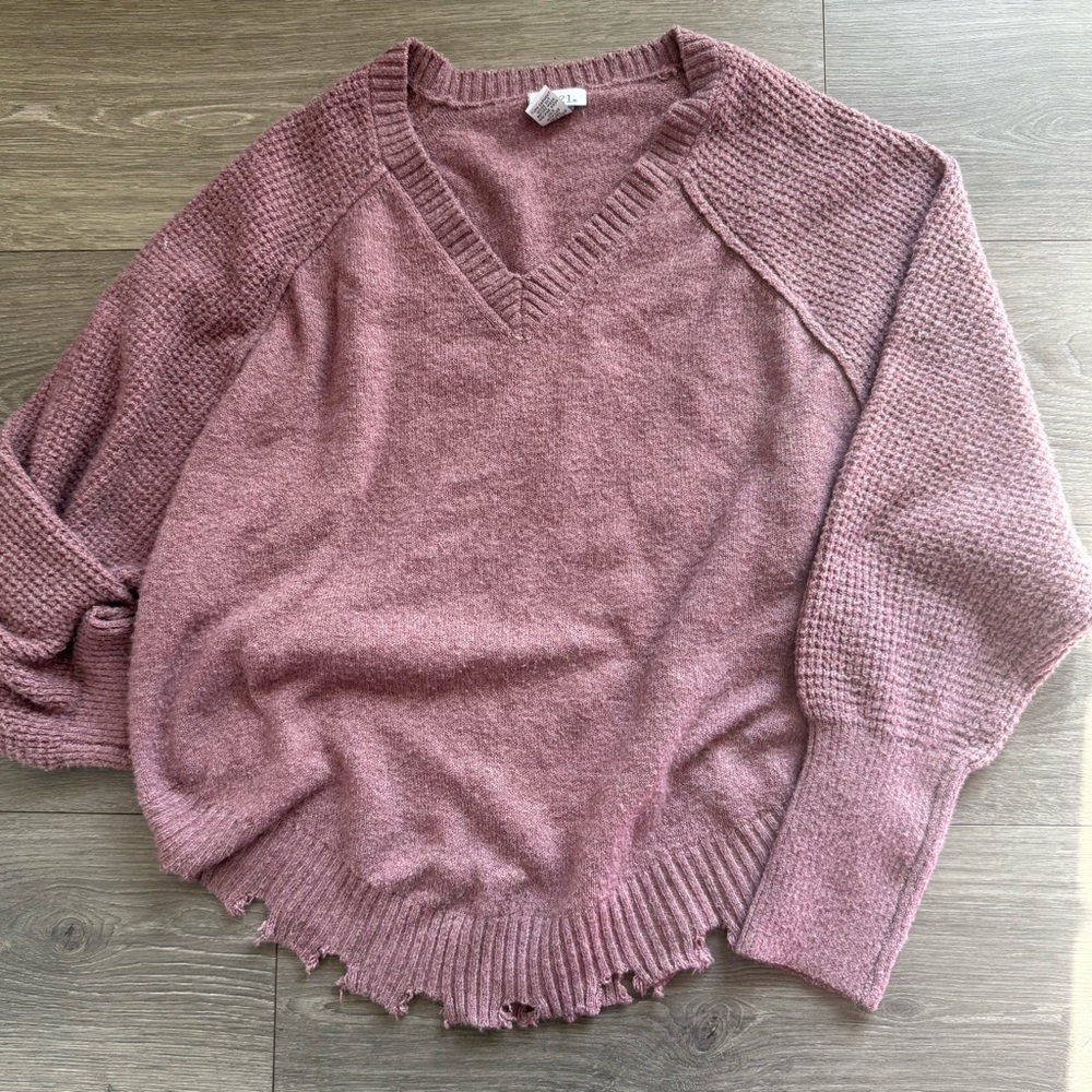 Rue21‎ Dusty Rose Distressed V-Neck Sweater